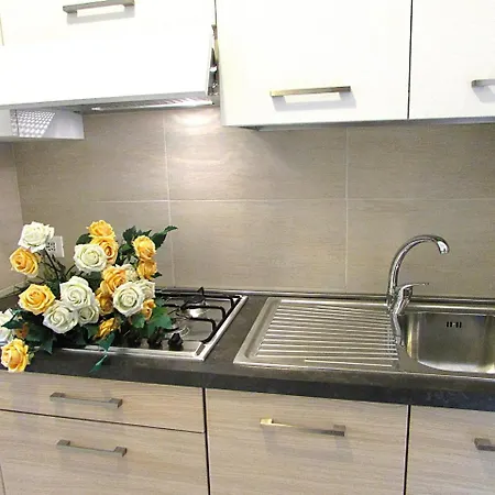 Isi アパート ビビオーネ